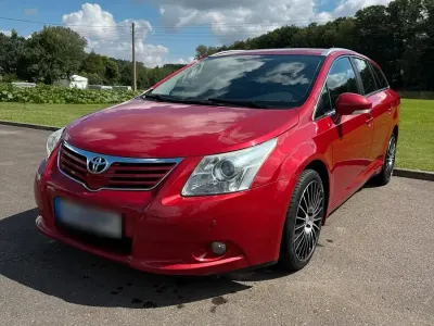 Gebraucht Toyota Avensis T2 147 PS (108 kW) 2009 Rot Kombi