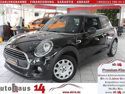 Gebraucht Mini ONE 102 PS (75 kW) 2019 Midnight black metallic Kleinwagen