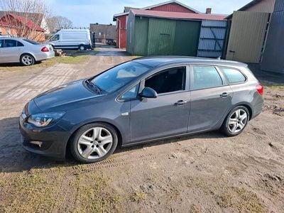 Gebraucht Opel Astra 136 PS (100 kW) 2015 Grau Kombi