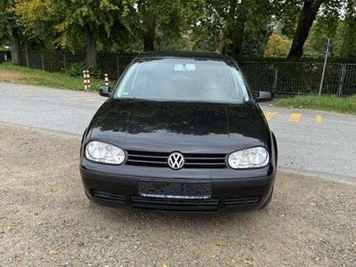 Schwarz Gebraucht 2002 VW Golf Comfortline Limousine | 1.600 € (Fairer Preis)