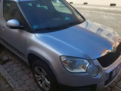Gebraucht Skoda Yeti GreenLine 105 PS (77 kW) 2012 Silber SUV