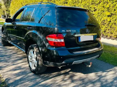 Gebraucht Mercedes ML320 224 PS (164 kW) 2007 Schwarz SUV
