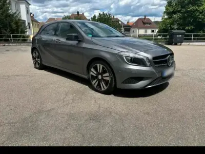 Gebraucht Mercedes A200 156 PS (114 kW) 2014 Silber Kleinwagen