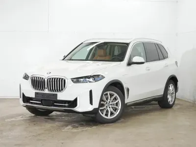 Gebraucht BMW X5 Sport Line 489 PS (359 kW) 2025 Weiß SUV
