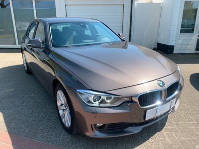 gebraucht BMW 320 D AUT NAVI SPORTSIZTE XENON PDC ALU