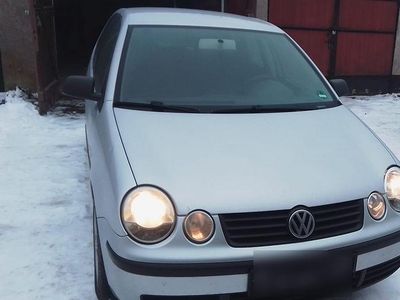 Gebraucht VW Polo Basis 64 PS (47 kW) 2004 Silber Kleinwagen