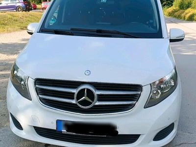 Mercedes V220