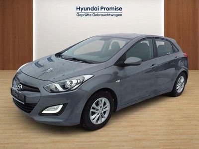 Grau Gebraucht 2014 Hyundai i30 Limousine | 8.990 € (Etwas zu teuer)