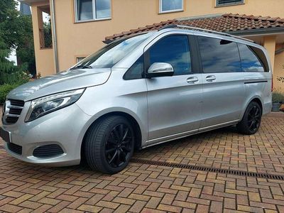 Mercedes V220