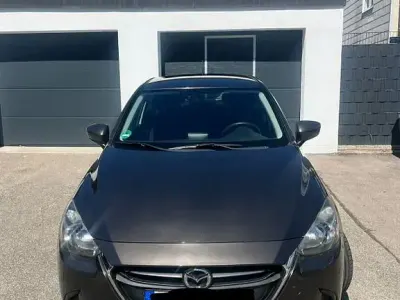 Gebraucht Mazda 2 Center-Line 75 PS (55 kW) 2015 Braun Limousine