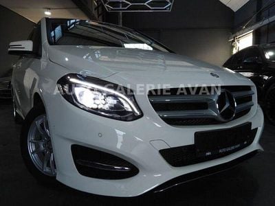 Usata Mercedes B180 122 CV (89 kW) 2016 Bianco Monovolume
