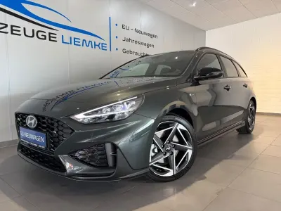Neu Hyundai i30 N Line 150 PS (110 kW) 2026 Grün Kombi
