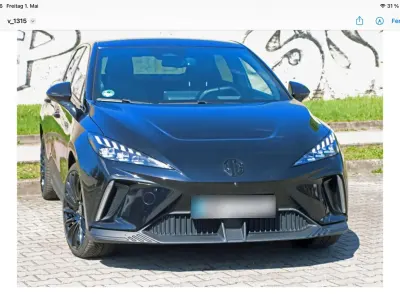 Używany MG MG4 EV Luxury 150 kW (204 KM) 2023 Czarny Hatchback