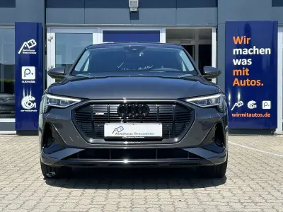 Gebraucht Audi e-tron S-Line 300 kW (408 PS) 2023 Daytonagrau perleffekt SUV