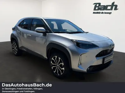Gebraucht Toyota Yaris Cross 116 PS (85 kW) 2023 Silber SUV