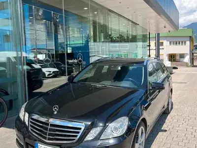 Gebraucht Mercedes E350 231 PS (169 kW) 2010 Schwarz Limousine