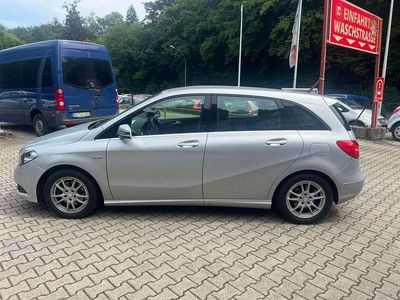 Mercedes B200