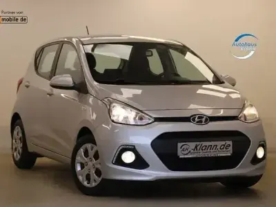 Gebraucht Hyundai i10 Trend 92 PS (67 kW) 2017 Silber Kleinwagen