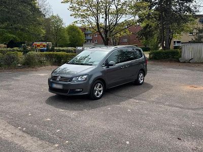 Second-hand VW Sharan Life 140 CP (102 kW) 2015 Gri Monovolum