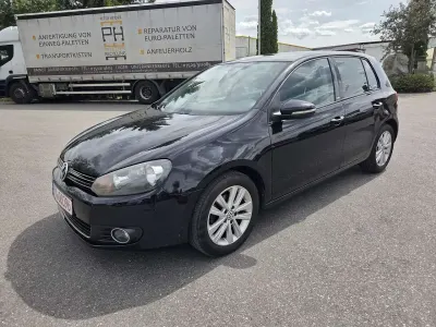 Gebraucht VW Golf VI Style 105 PS (77 kW) 2011 Deep black perleffekt Kleinwagen