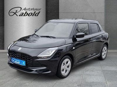 Neu Suzuki Swift Comfort 83 PS (61 kW) 2026 Pearl super black (schwarz) Limousine