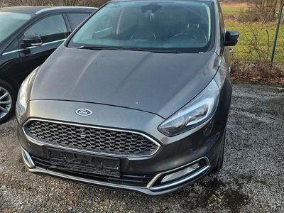 Grau Gebraucht 2017 Ford S-MAX S Van / Kleinbus | 7.900 € (Fairer Preis)