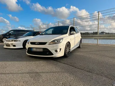 Gebraucht Ford Focus ST 226 PS (166 kW) 2008 Weiß Limousine