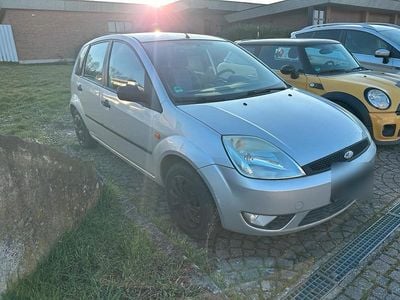 Gebraucht Ford Fiesta 80 PS (58 kW) 2005 Silber Kleinwagen