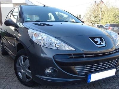 Gebraucht Peugeot 206+ 68 PS (50 kW) 2012 Grau Kleinwagen