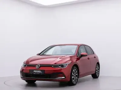 Gebraucht VW Golf VIII 150 PS (110 kW) 2022 Rot Limousine