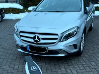 Gebraucht Mercedes GLA220 170 PS (125 kW) 2014 Silber SUV