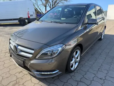 Gebraucht Mercedes B200 136 PS (100 kW) 2014 Grau Kleinwagen