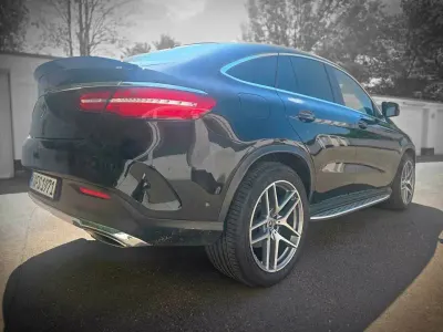 Używany Mercedes GLE400 333 KM (244 kW) 2018 Czarny Coupe
