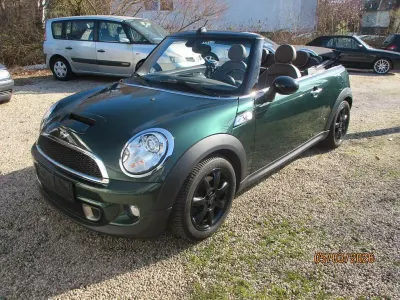 Usata Mini Cooper S Cabriolet 184 CV (135 kW) 2011 Verde Cabrio