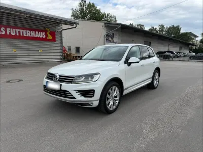 Gebraucht VW Touareg 262 PS (192 kW) 2016 Weiß SUV