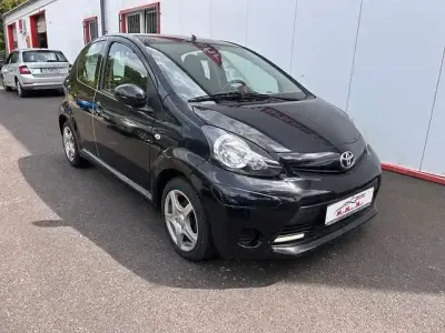 Gebraucht Toyota Aygo Cool 68 PS (50 kW) 2013 Schwarz Kleinwagen