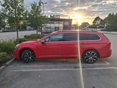 Gebraucht VW Passat Business 122 PS (89 kW) 2021 Rot Kombi