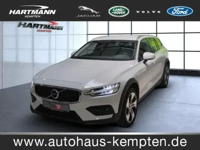 Gebraucht Volvo V60 CC Pro 197 PS (144 kW) 2021 Weiss Kombi