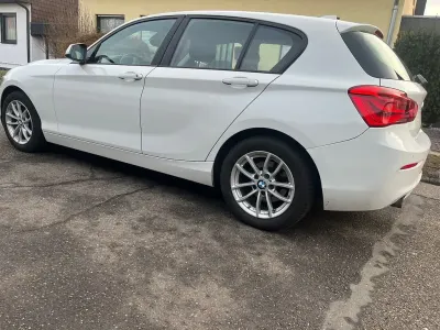 Gebraucht BMW 116 Sport Line 109 PS (80 kW) 2015 Weiß Kleinwagen