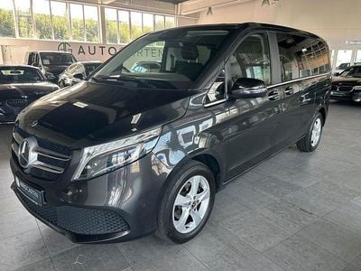 Grau Gebraucht 2021 Mercedes V220 Avantgarde Edition Van / Kleinbus | 43.950 € (Fairer Preis)