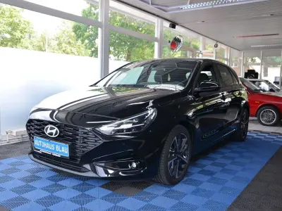 Gebraucht Hyundai i30 Advantage 101 PS (74 kW) 2024 Schwarz Limousine