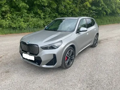 Gebraucht BMW iX1 Sport Line 225 kW (306 PS) 2024 Silber SUV