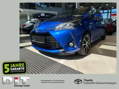 Gebraucht Toyota Yaris Hybrid Basis 101 PS (74 kW) 2018 Titanblau metallic Limousine
