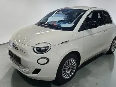 Gebraucht Fiat 500e Red 69 kW (95 PS) 2025 Weiß Kleinwagen