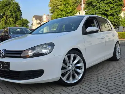Gebraucht VW Golf VI Comfortline 102 PS (75 kW) 2010 Candyweiß Kleinwagen