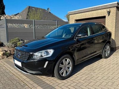 Usata Volvo XC60 Momentum 150 CV (110 kW) 2016 Nero SUV