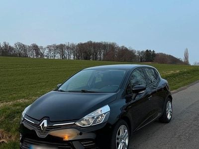 Usata Renault Clio IV LIMITED 73 CV (53 kW) 2017 Nero Utilitaria