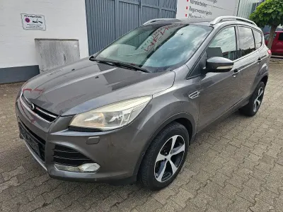 Gebraucht Ford Kuga Titanium 140 PS (102 kW) 2014 Grau SUV