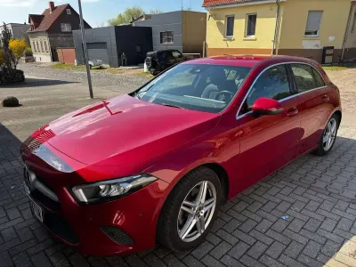 Gebraucht Mercedes A200 163 PS (119 kW) 2020 Rot Limousine
