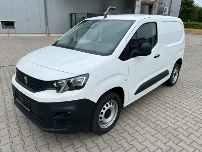 Gebraucht Peugeot Partner Premium 131 PS (96 kW) 2021 Weiß Van / Kleinbus